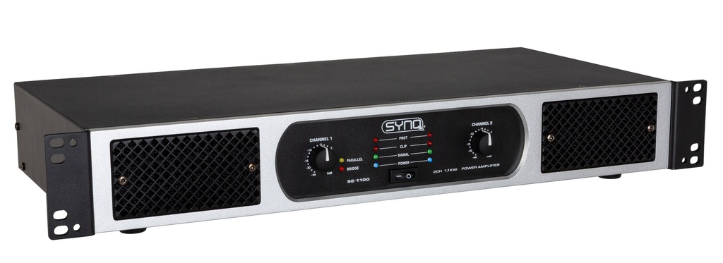 SYNQ - SE-1100 - 2x 550Wrms CLASS-D amplifier, lightweight (only 3,85kg) with powerful low-frequency reproduction and crystal-clear high frequencies. Perfect for clubs, rental, theater, …

